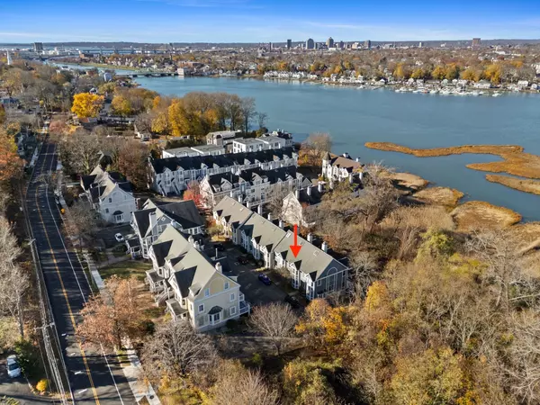 New Haven, CT 06513,926 Quinnipiac Avenue #APT 8