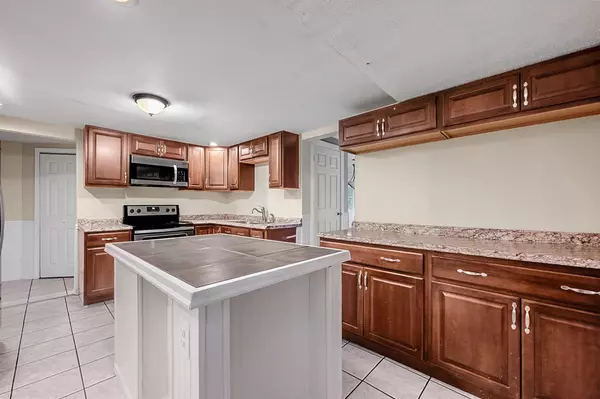 Watertown, CT 06795,117 Cherry Avenue