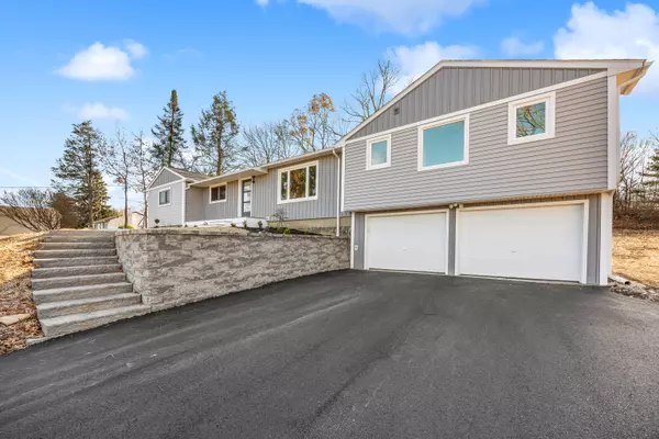 Bethany, CT 06524,27 Tuttle Court