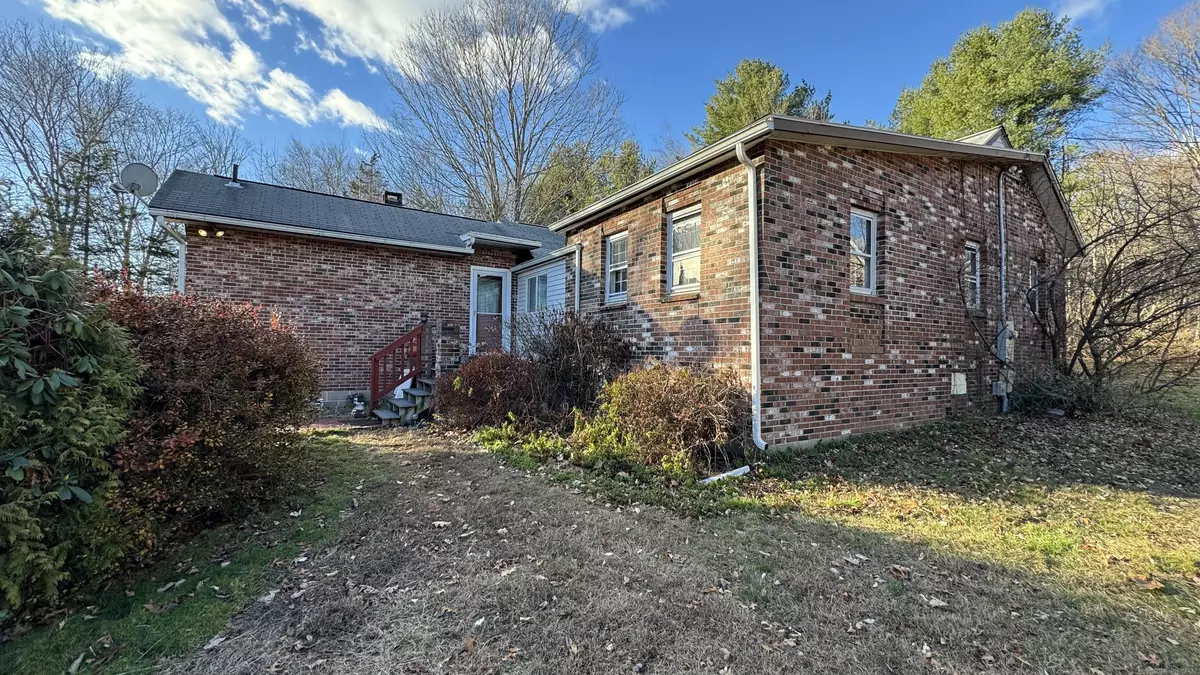 Chaplin, CT 06235,337 Hampton Road