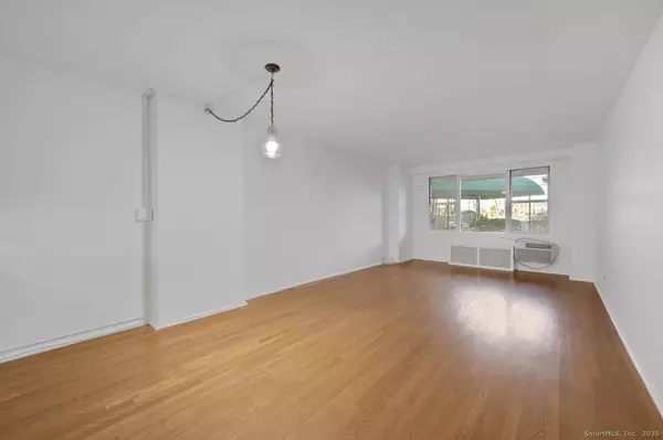 Stamford, CT 06902,71 Strawberry Hill Avenue #APT 118