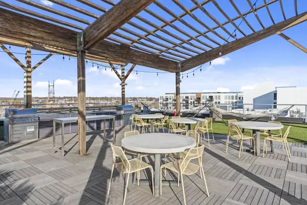 Norwalk, CT 06854,19 Day Street #412