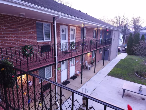 Norwalk, CT 06854,24 Glenwood Avenue #8