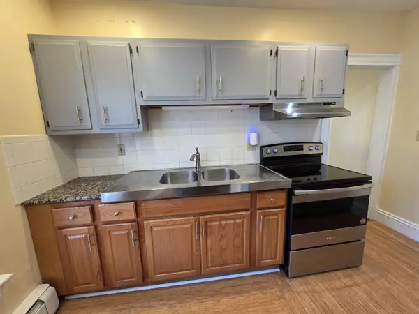 New London, CT 06320,16 Tilley Street #2