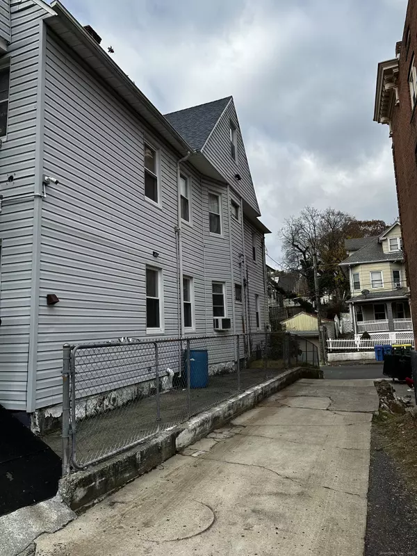 Waterbury, CT 06710,57 Ridgewood Street