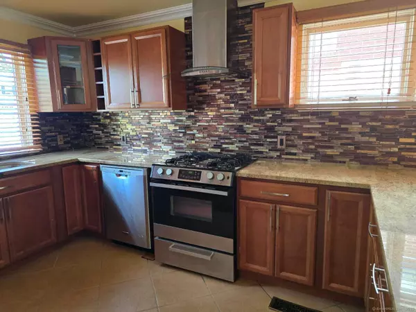 Waterbury, CT 06704,58 Moran Street