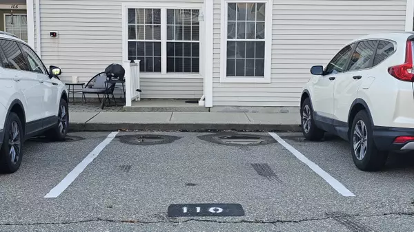 Groton, CT 06340,136 Meridian Street #110