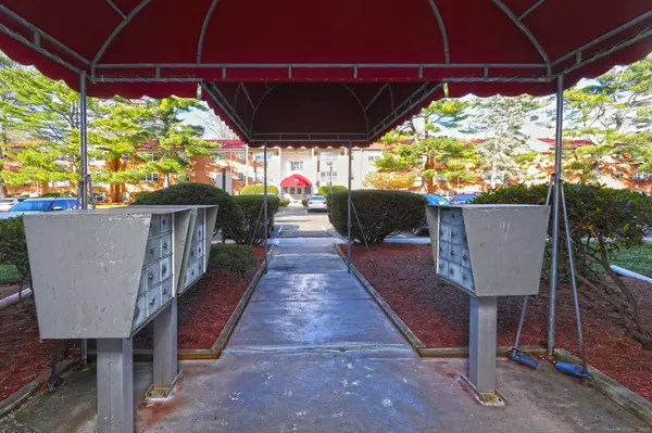 Milford, CT 06460,1080 New Haven Avenue #APT 113