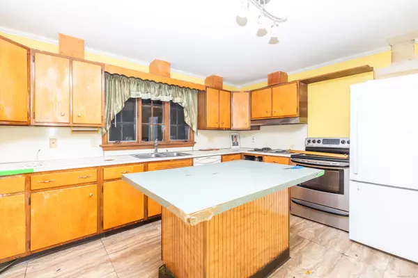 Hamden, CT 06517,855 Prospect Street