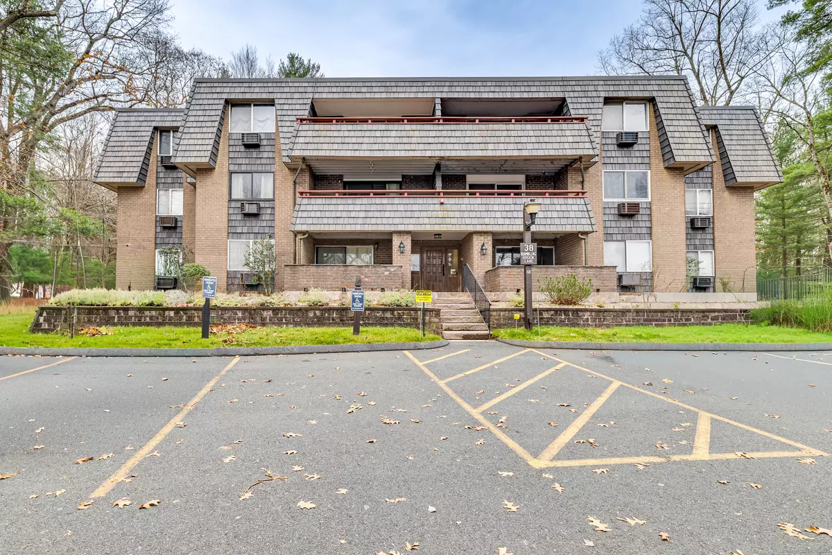 Glastonbury, CT 06033,38 Rambling Brook Lane #APT A2