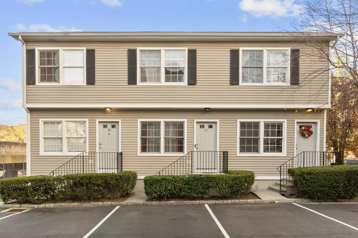 Stamford, CT 06902,48 Strawberry Hill Avenue #11