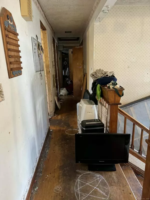 Bozrah, CT 06334,6 Elaine Street