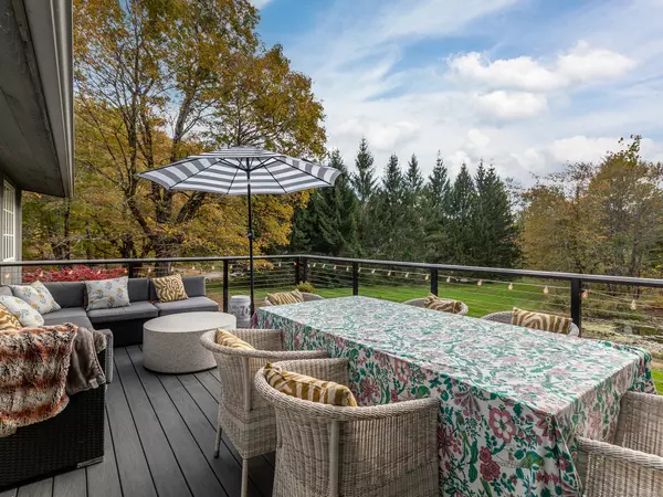 Warren, CT 06777,379 Lake Road