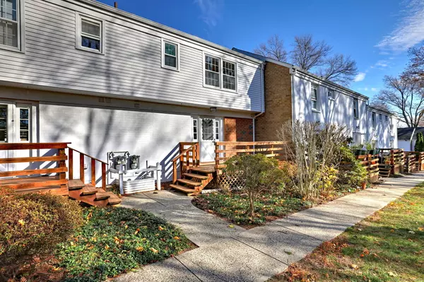 Fairfield, CT 06824,245 Sunnyridge Avenue #APT 2