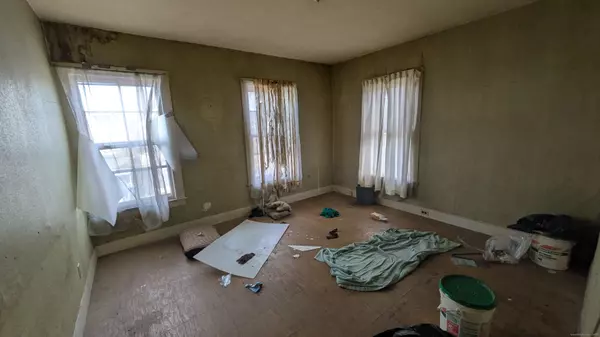 Meriden, CT 06451,16 Winthrop Street