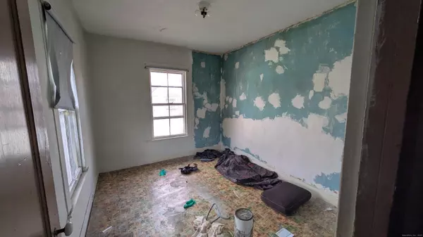 Meriden, CT 06451,16 Winthrop Street