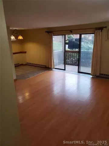 Danbury, CT 06811,38 Padanaram Avenue #20-B