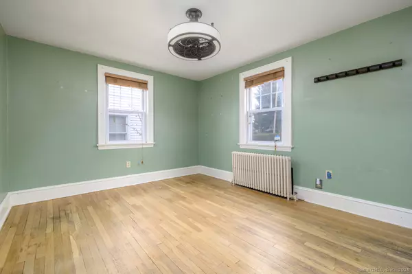 Fairfield, CT 06825,279 Knapps Highway