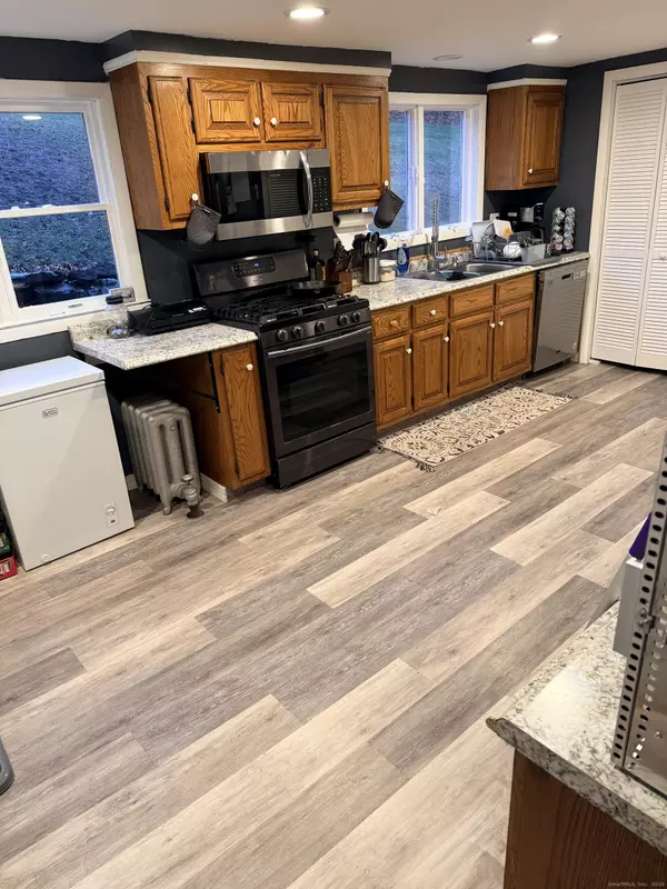 Vernon, CT 06066,17 Spruce Street