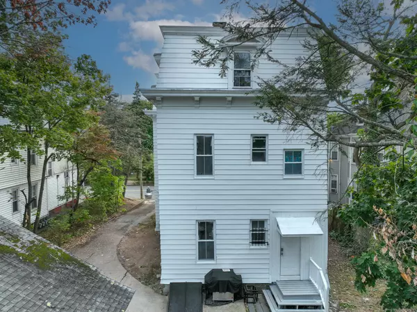 New Haven, CT 06511,1599 Chapel Street