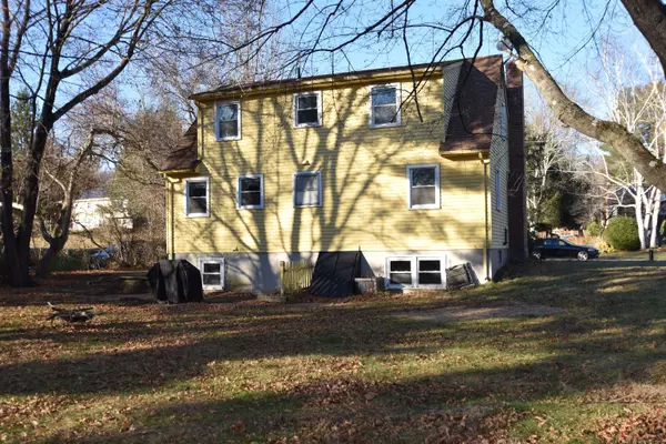 Colchester, CT 06415,28 Hickory Road