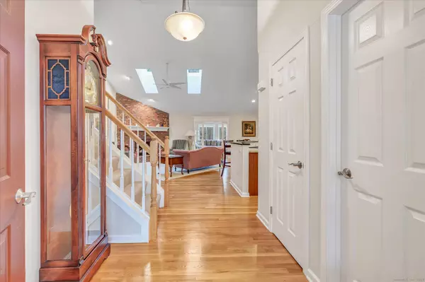 Shelton, CT 06484,498 Elk Run #498