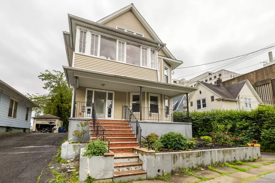 25 Hunting Street #2nd floor, Bridgeport, CT 06606