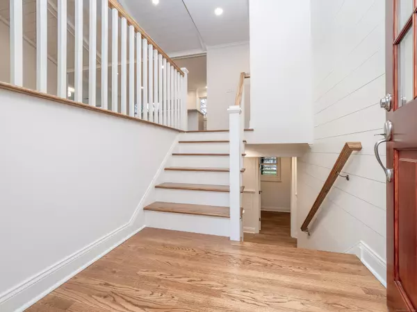 Ridgefield, CT 06877,7 Finch Drive