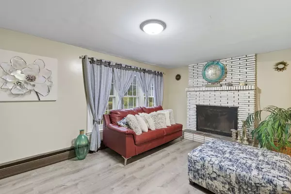 Windsor, CT 06095,41 Chestnut Drive