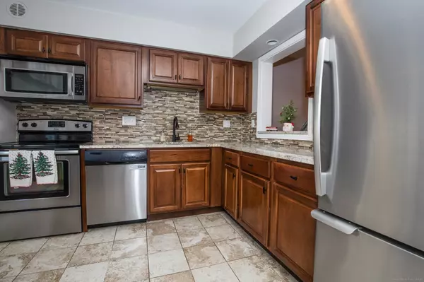 Branford, CT 06405,163 Monticello Drive #163