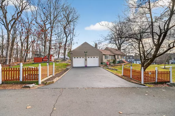 Fairfield, CT 06825,246 Romanock Road