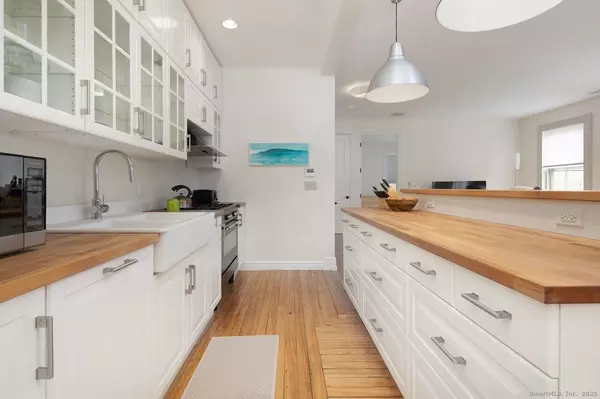 Salisbury, CT 06039,31 Sharon Road #4