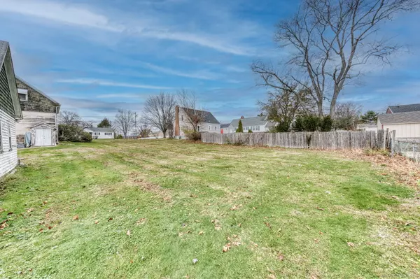 Newington, CT 06111,212 Maple Hill Avenue