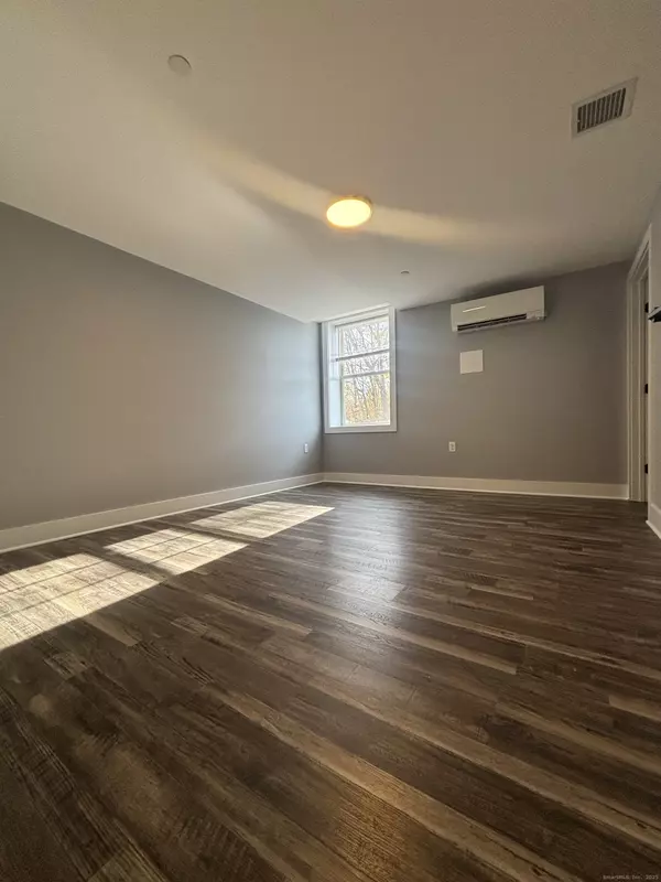 Montville, CT 06382,303 Norwich New London Turnpike #D