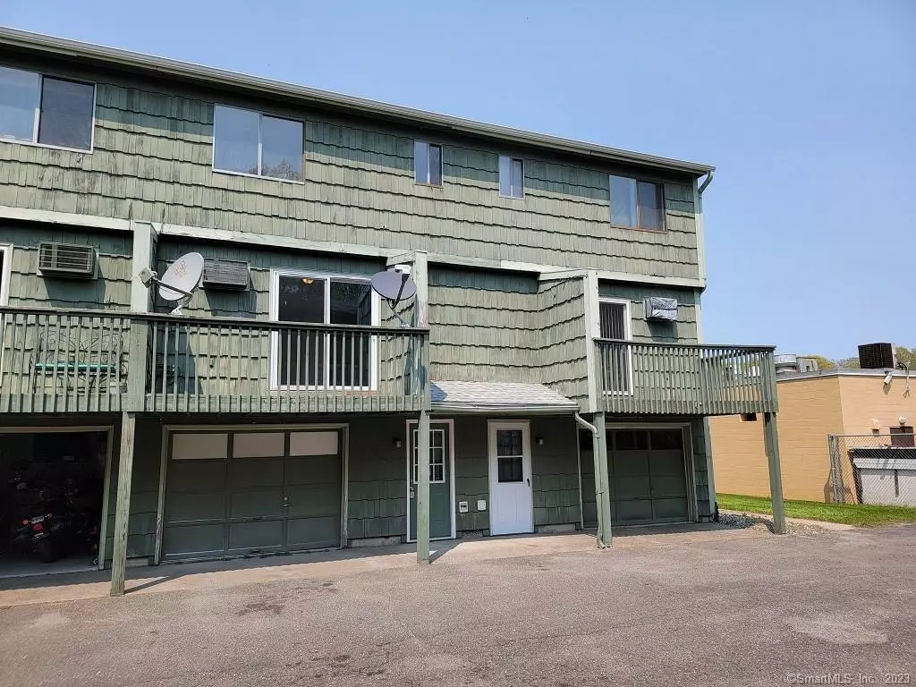 Waterbury, CT 06705,1400 Meriden Road #APT 5-2