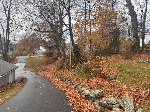 Bridgeport, CT 06606,936 Chopsey Hill Road