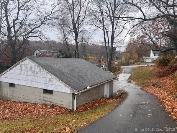 Bridgeport, CT 06606,936 Chopsey Hill Road