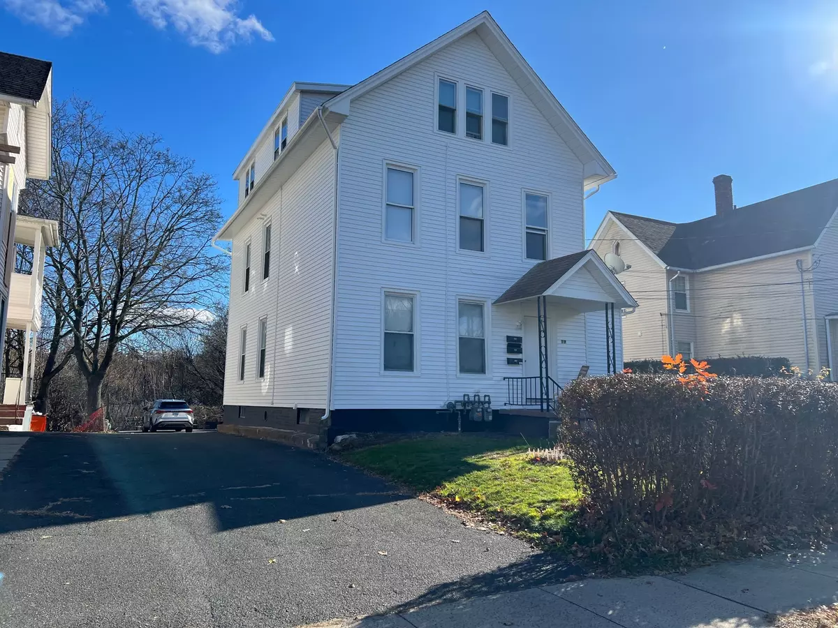 Meriden, CT 06451,77 Windsor Avenue #2