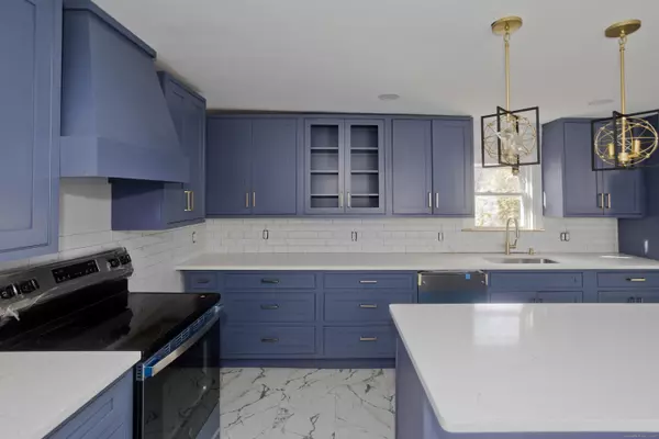 Agawam, MA 01001,19 Church Street