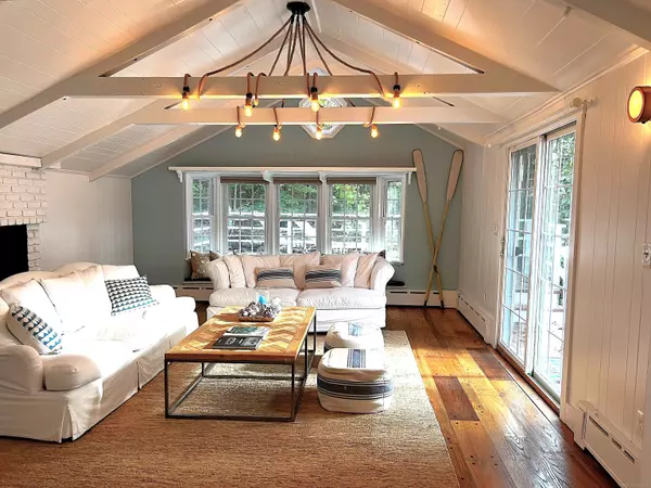 Stamford, CT 06902,83 Maltbie Avenue