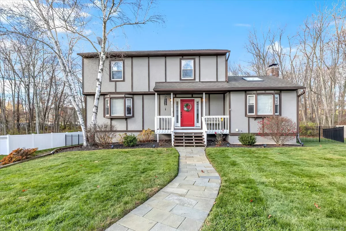 West Haven, CT 06516,26 Woodridge Road