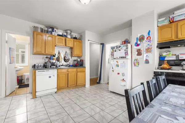 Bridgeport, CT 06605,99 Denver Avenue