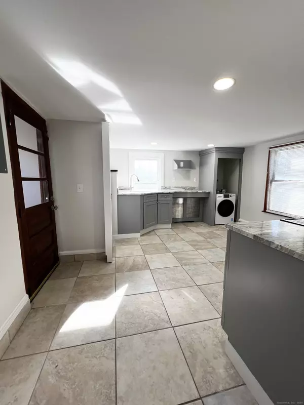 Middletown, CT 06457,47 Warwick Street #2