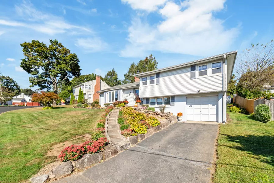 15 Summit Road, Naugatuck, CT 06770