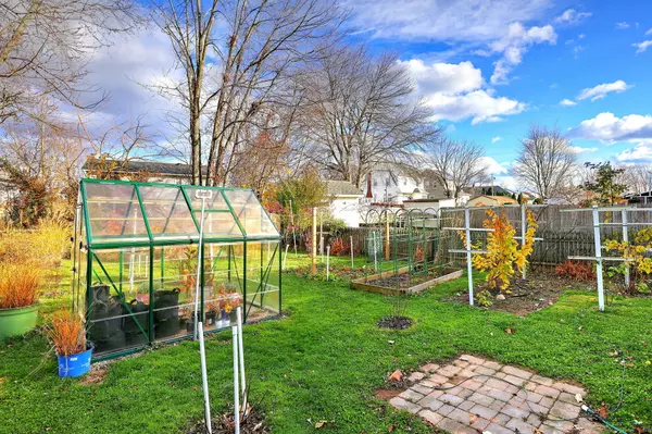 New Haven, CT 06512,77 Concord Street