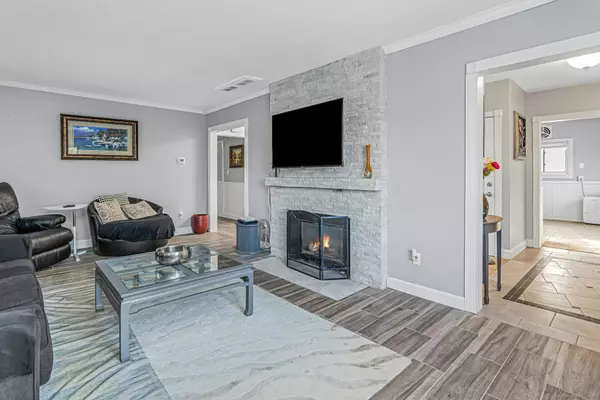 Watertown, CT 06795,126 Straits Turnpike