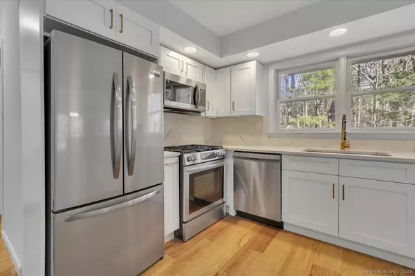 South Windsor, CT 06074,10 Victorian Woods Lane #10