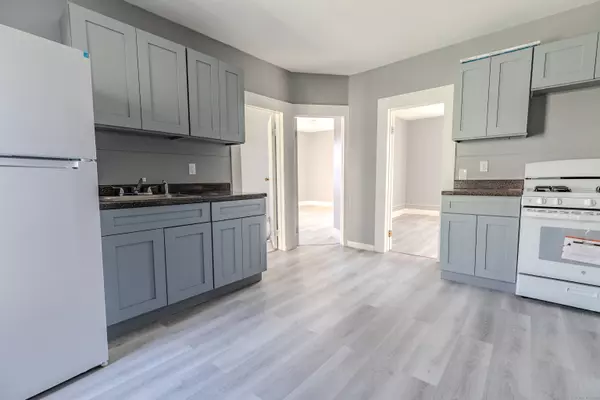 New Britain, CT 06051,247 Washington Street #3S