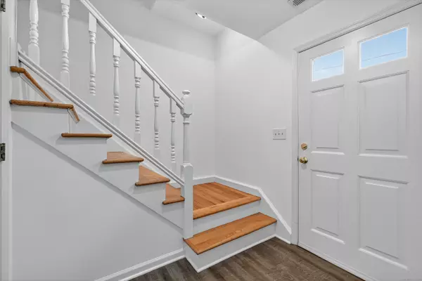 Greenwich, CT 06830,55 Locust Street #B