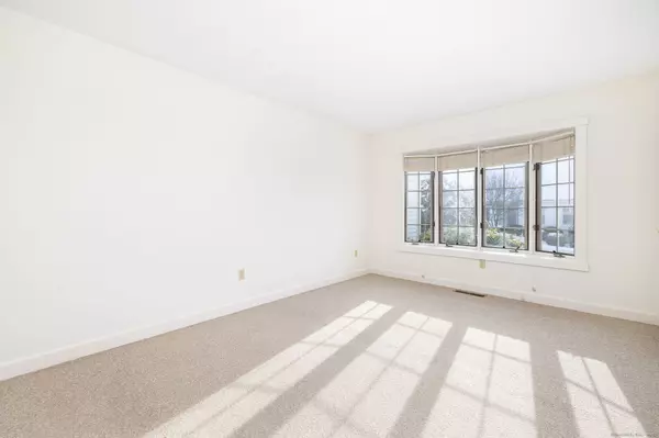 Litchfield, CT 06759,2 Dickinson Court #2